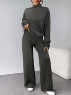 Conjunto Tricot Gola Alta Com Blusa Solta E Calça Pantalona