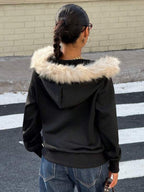 Moletom Cropped Com Capuz E Zíper Frontal Com Gola De Pelúcia