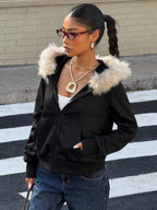 Moletom Cropped Com Capuz E Zíper Frontal Com Gola De Pelúcia