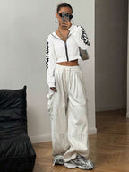 Moletom Cropped Com Capuz E Zíper Frontal Estampa Escrita Gothic