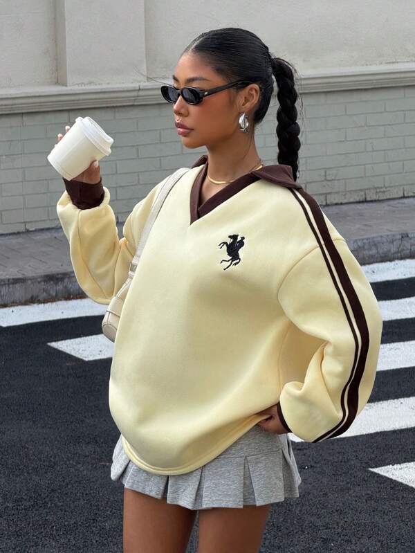 Moletom Com Capuz Gola Transpassada Estilo College Casual