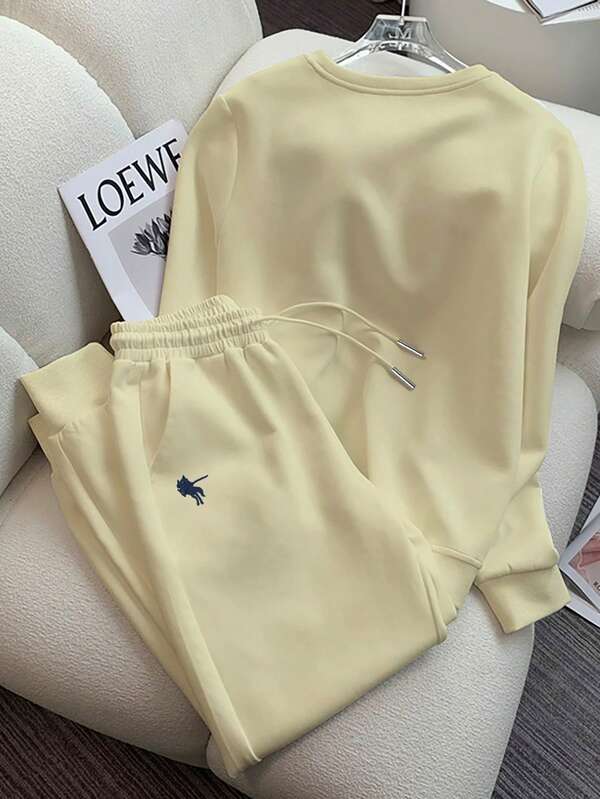 Conjunto Moletom Bordado Com Blusa E Calça Jogger Casual
