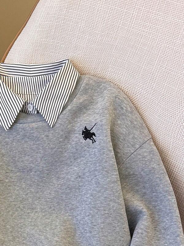 Moletom Gola Careca Com Bordado E Sobreposição De Camisa