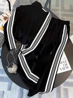 Conjunto Esportivo Com Jaqueta De Zíper E Calça Jogger Listrada