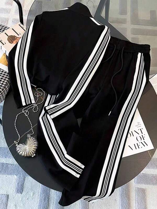 Conjunto Esportivo Com Jaqueta De Zíper E Calça Jogger Listrada