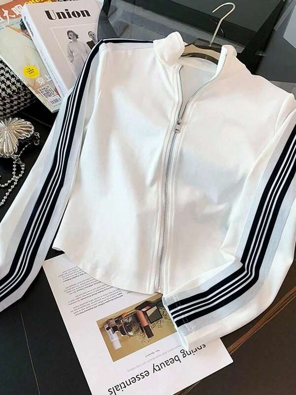 Conjunto Esportivo Com Jaqueta De Zíper E Calça Jogger Listrada