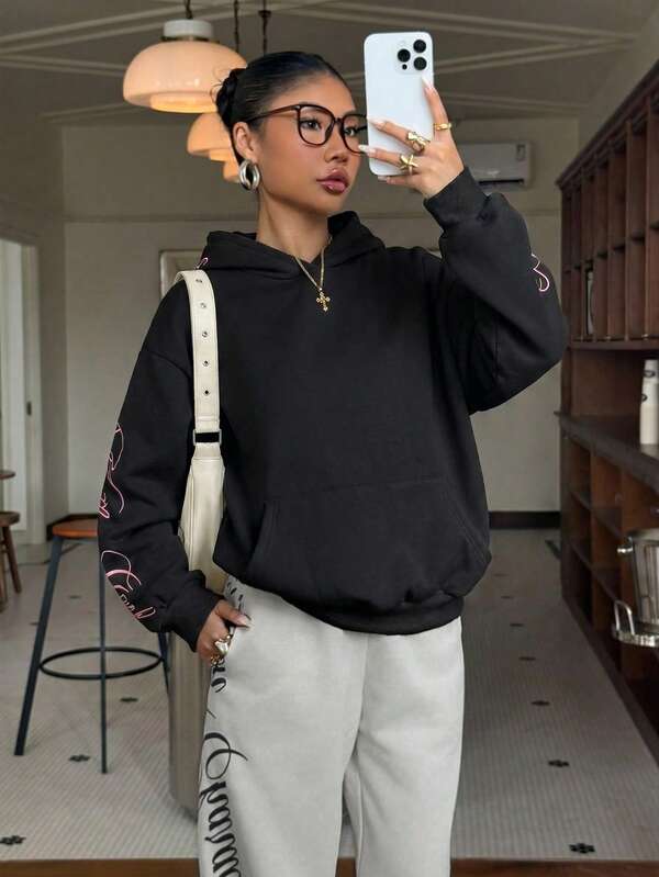 Moletom Com Capuz E Bolso Canguru Com Bordado Casual